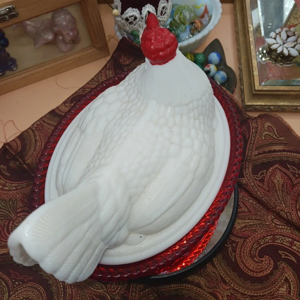 Vtg WESTMORELAND Milk Glass Hen On Amberina Nest SPLIT TAIL Holiday Marriage HON